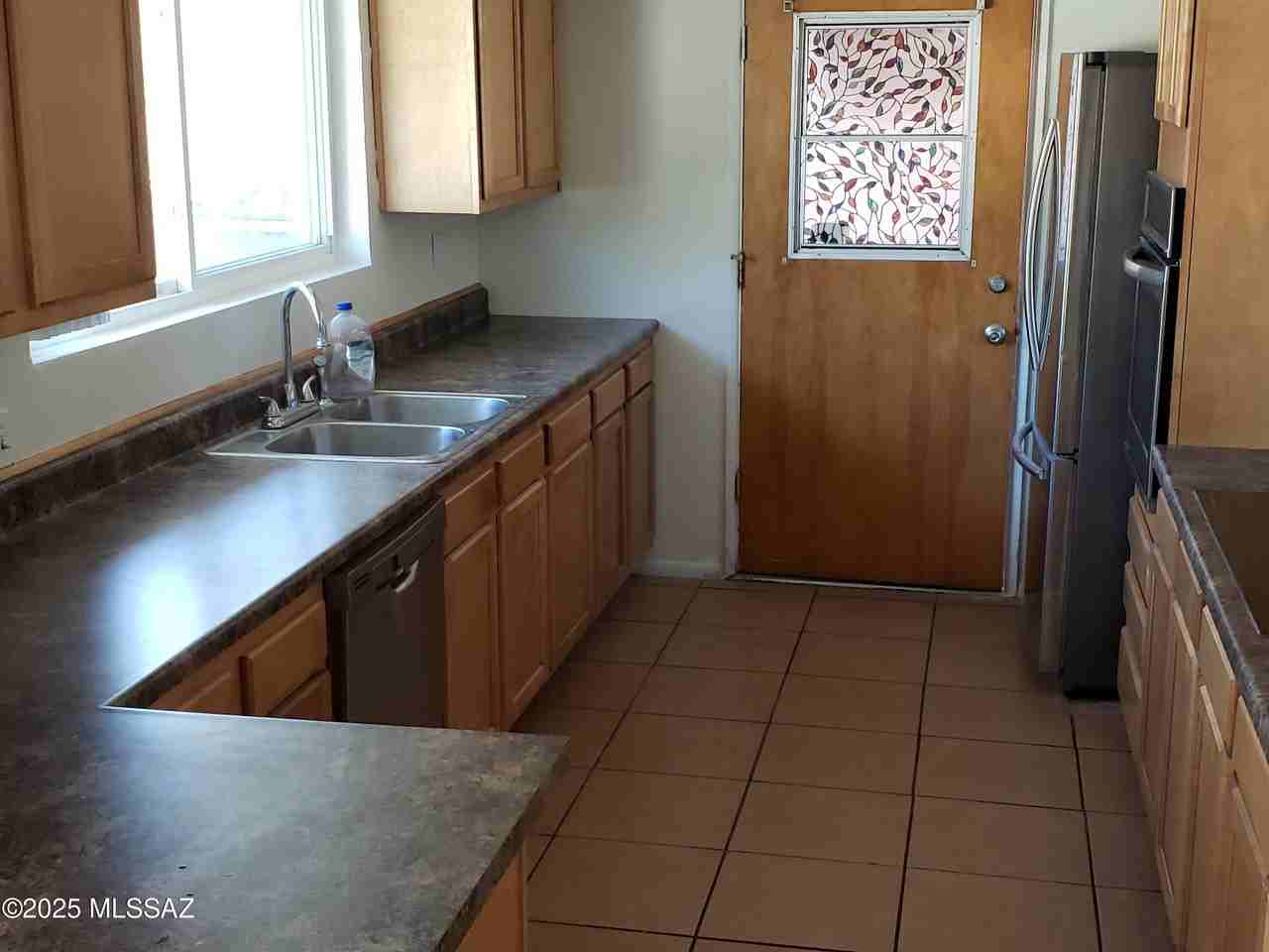 5520 N Bonita Pl - Photo 3 of 13