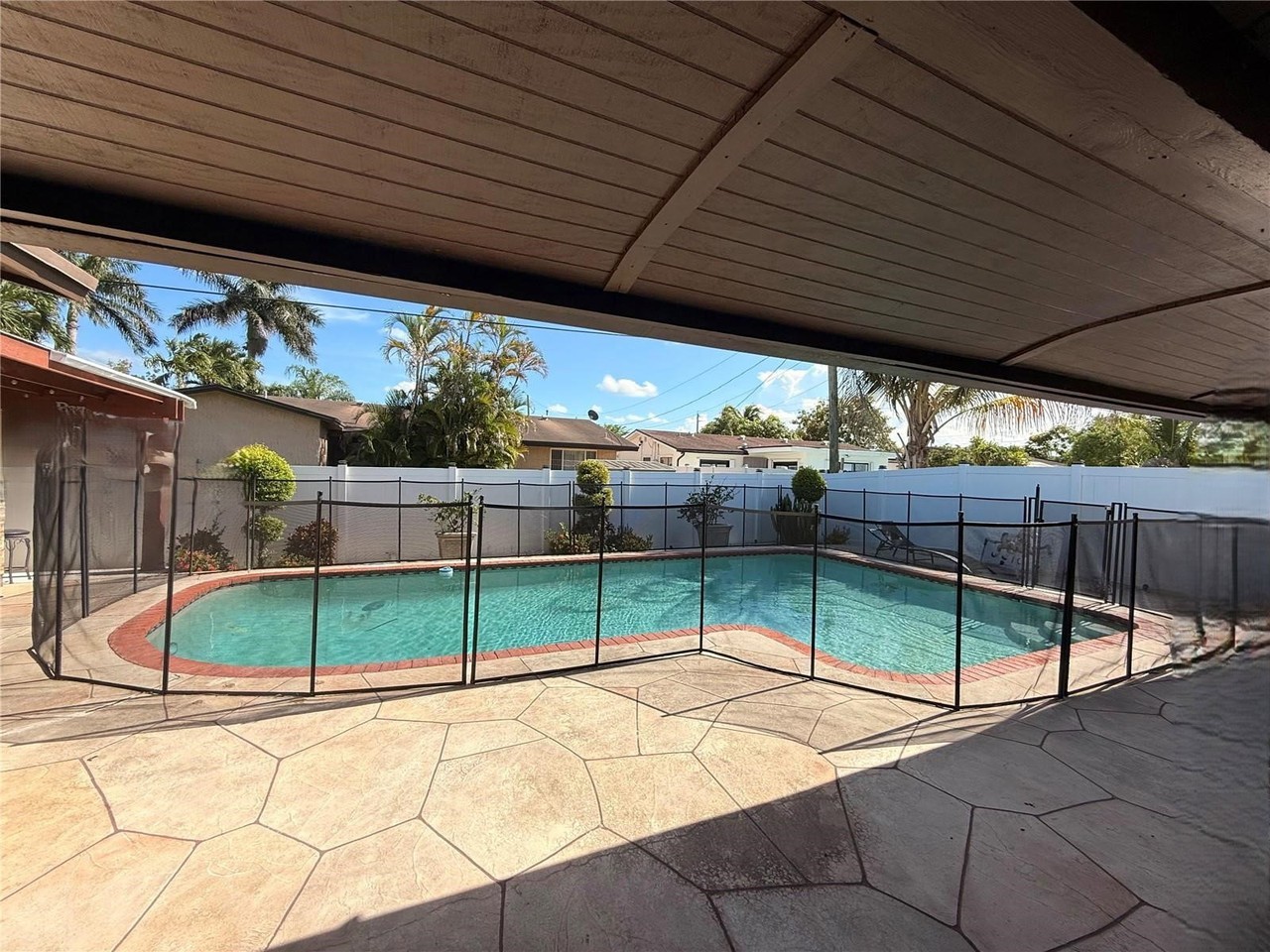 11450 Nw 30th Pl - Photo 2 of 8