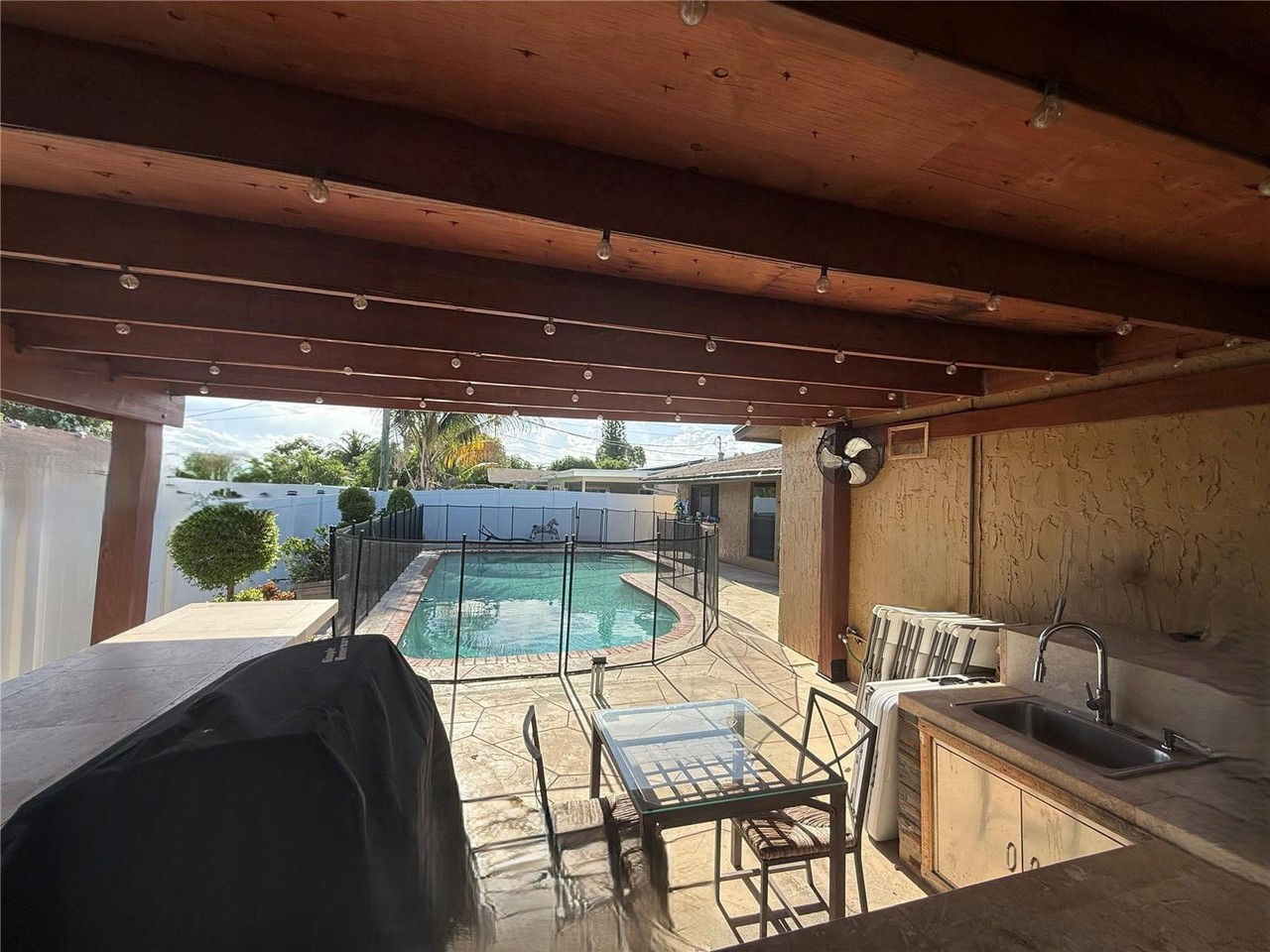 11450 Nw 30th Pl - Photo 3 of 8