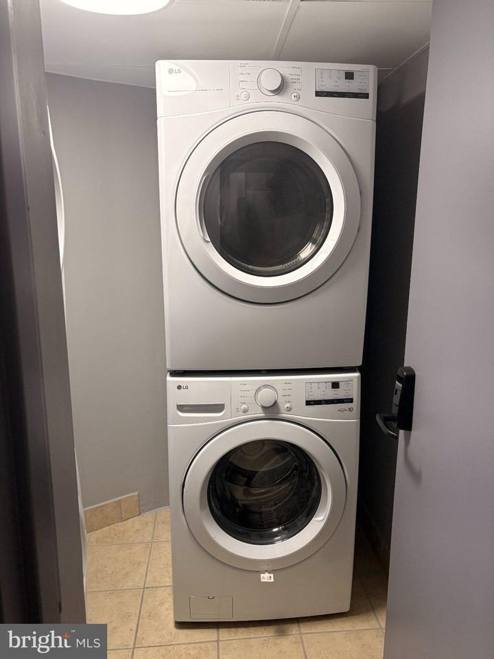 723 N King St - Photo 3 of 12