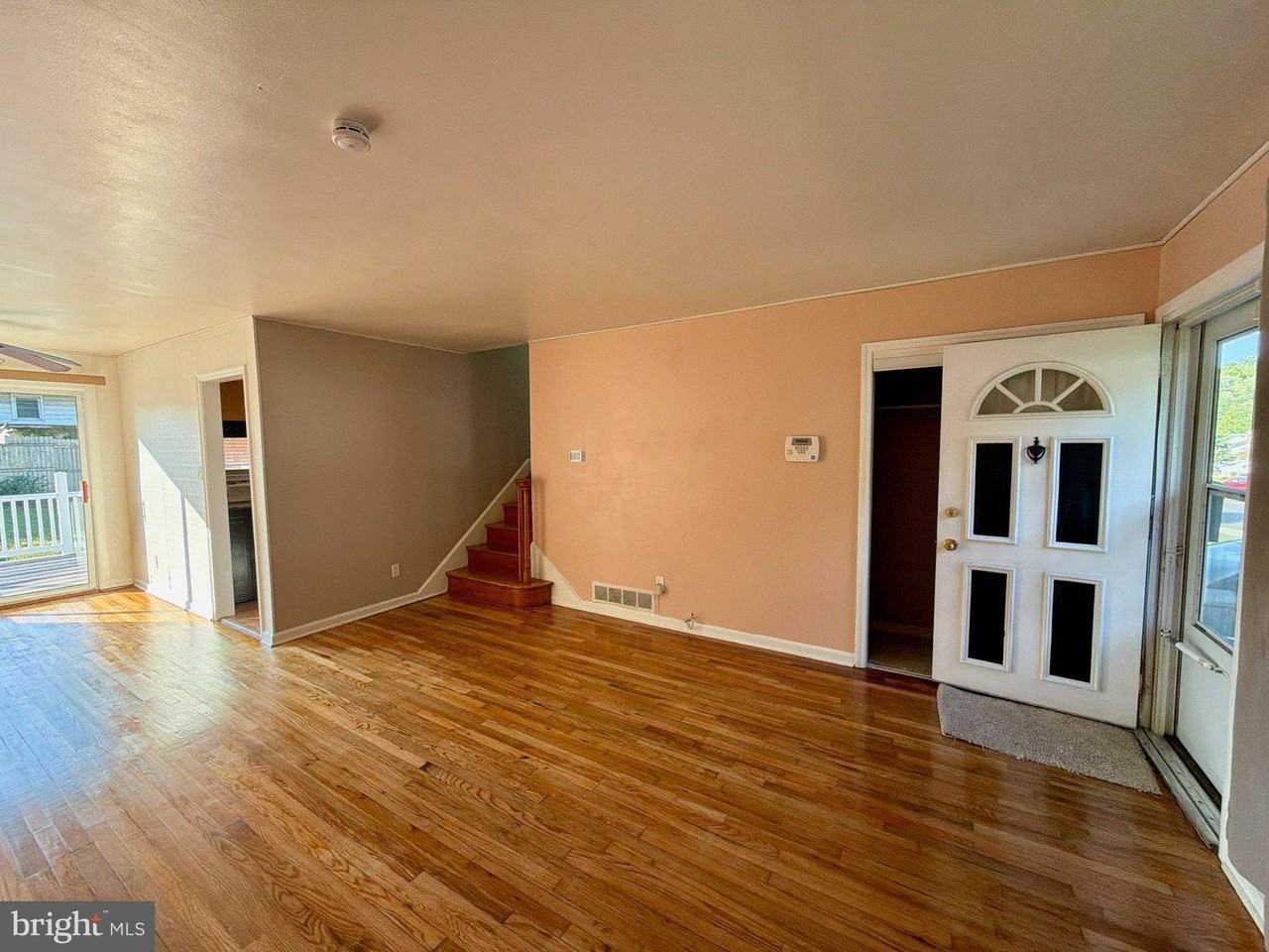 18 Aquilla Ave - Photo 3 of 30