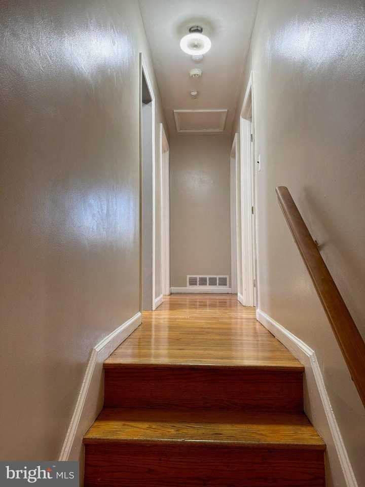 18 Aquilla Ave - Photo 6 of 30