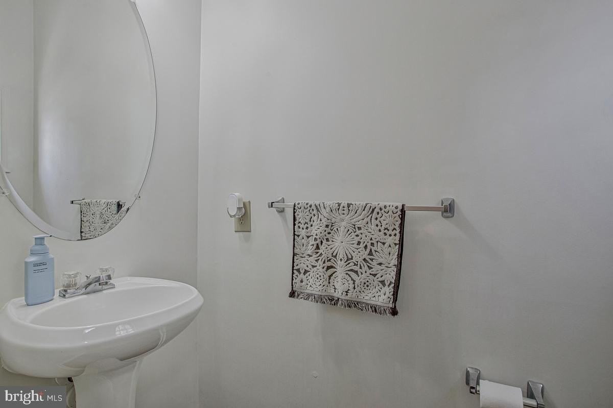 1210 Needham Ct - Photo 4 of 28