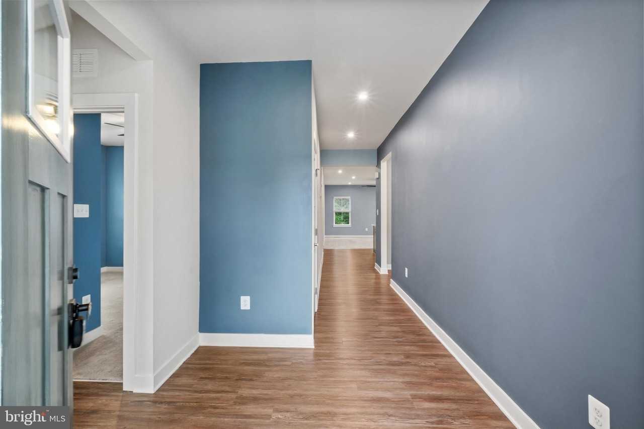 2152 Nottoway Dr - Photo 3 of 27
