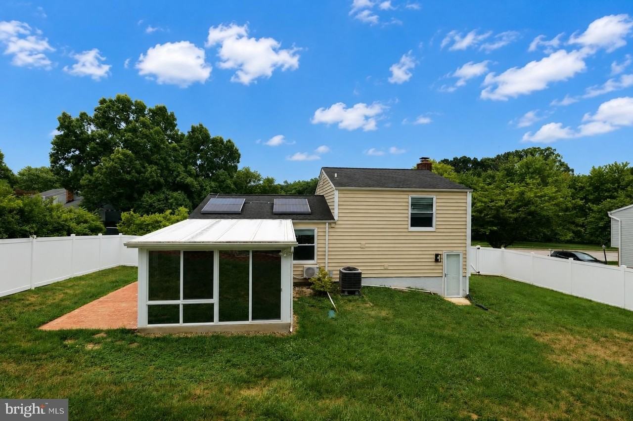 1414 King William Dr - Photo 4 of 34