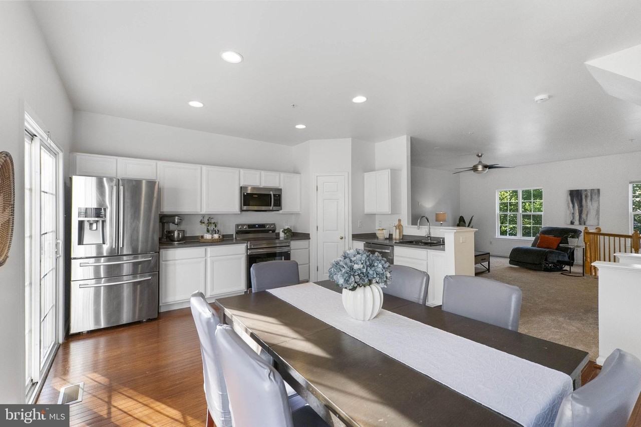 1428 Chessie Ct - Photo 4 of 50