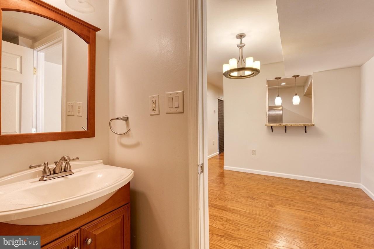 10564 Cross Fox Ln - Photo 7 of 22