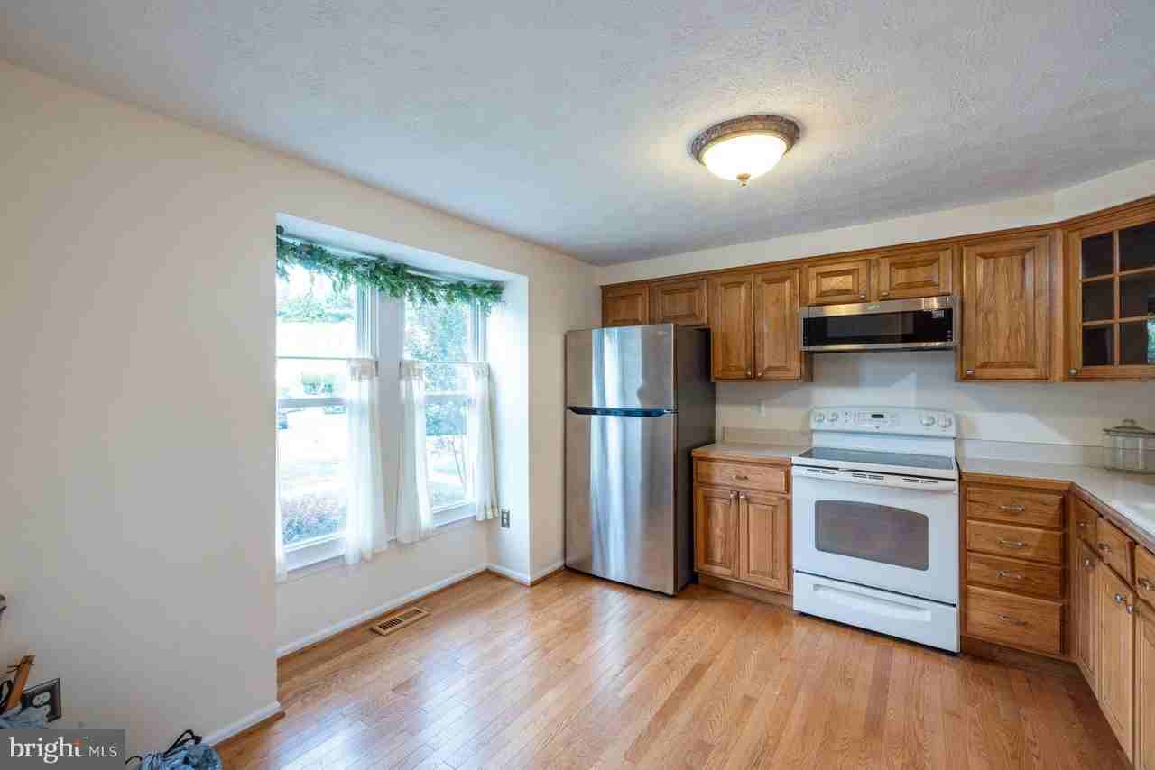 7510 Summer Blossom Ln - Photo 3 of 28