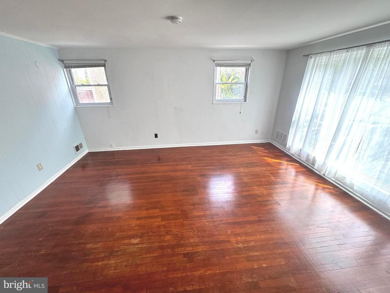 12114 Dalewood Dr - Photo 4 of 26