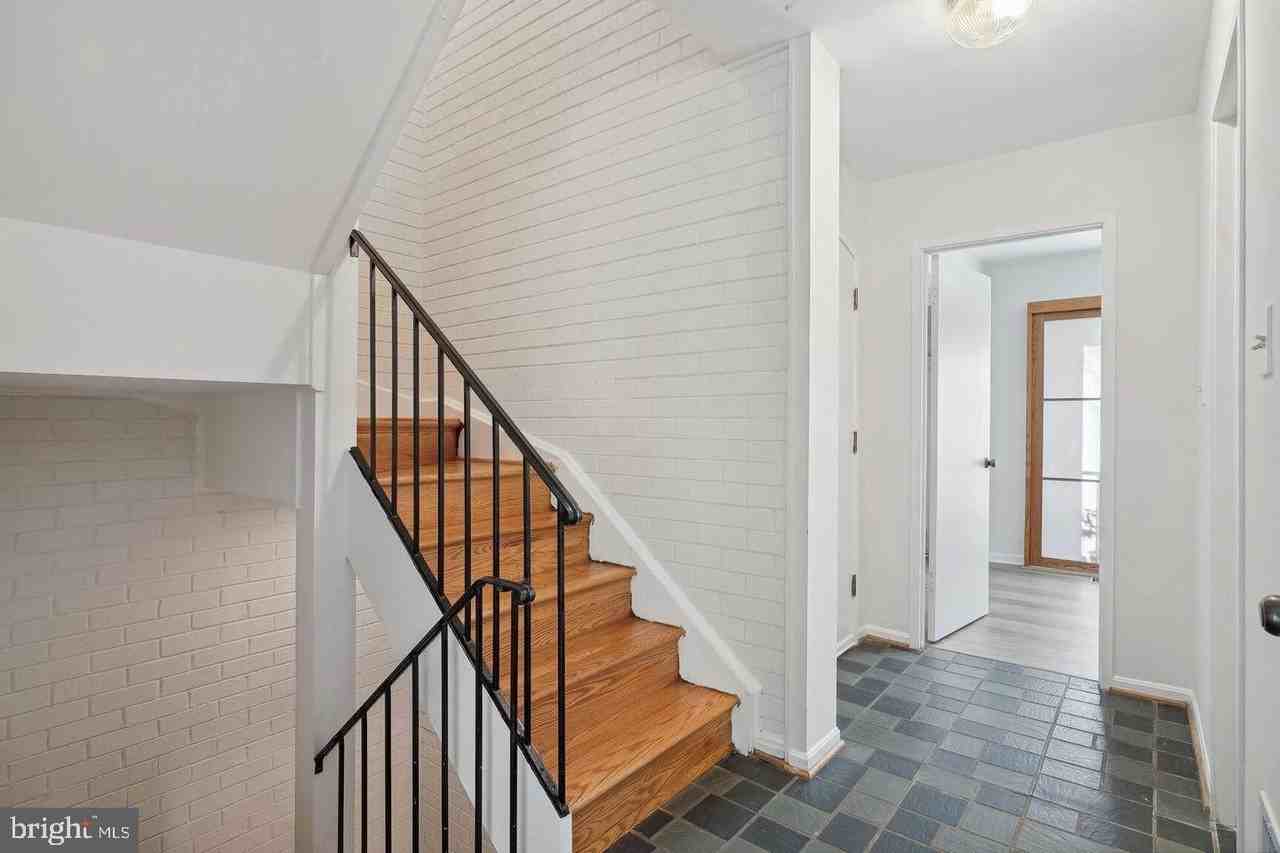 10855 Deborah Dr - Photo 2 of 22