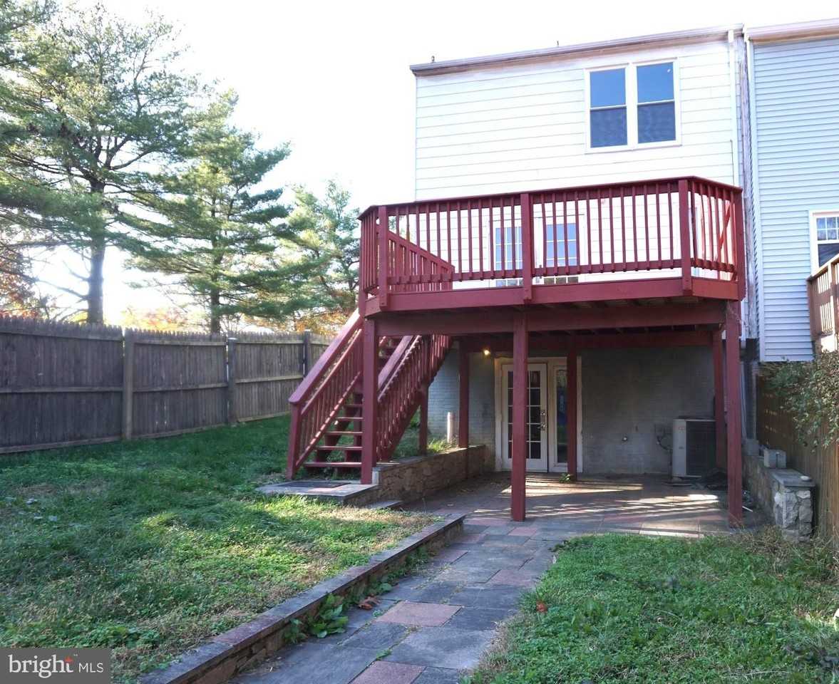 19 Shady Spring Pl - Photo 3 of 33