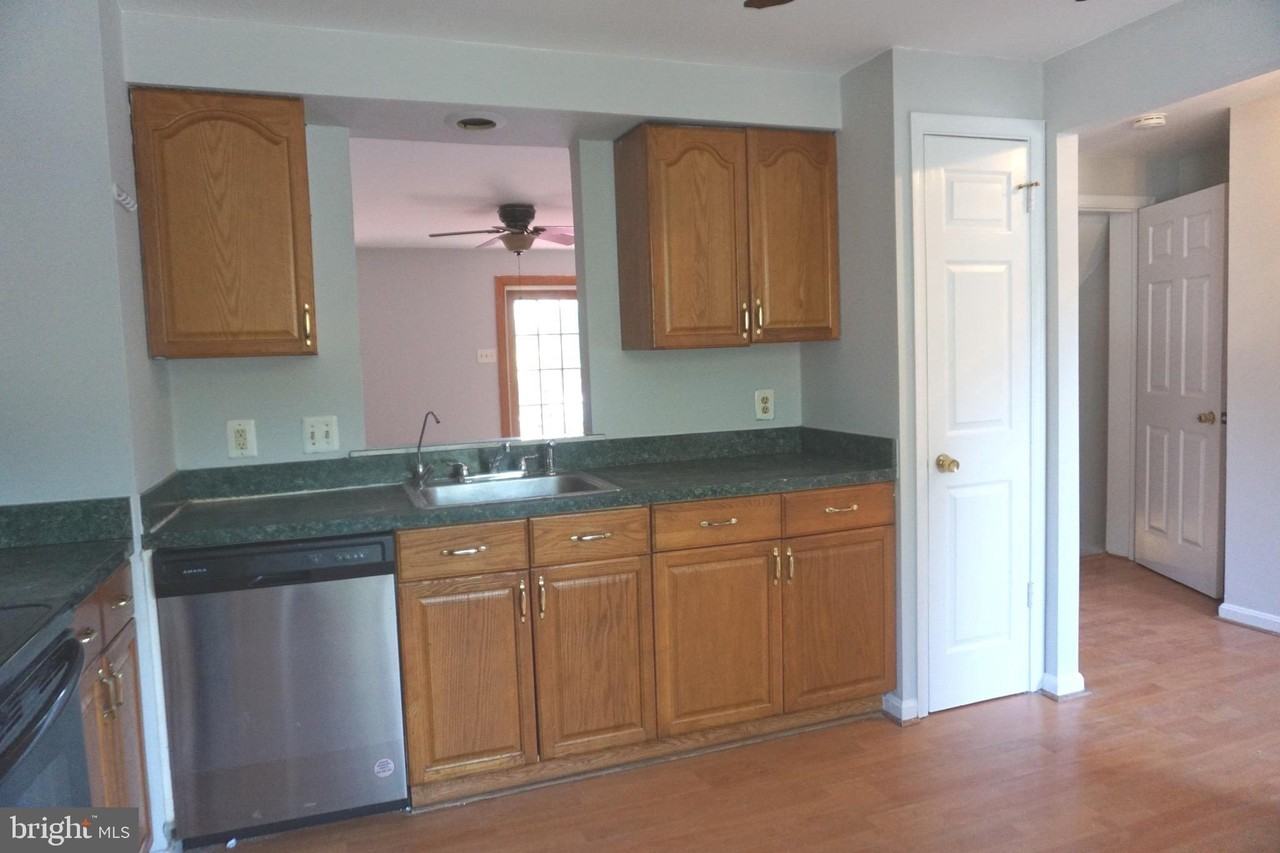 19 Shady Spring Pl - Photo 5 of 33