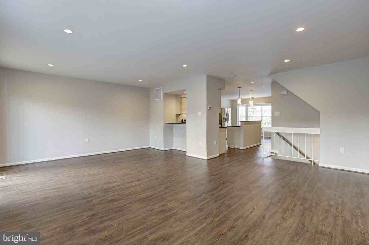 11418 Encore Dr - Photo 6 of 28