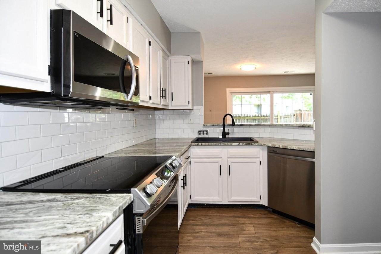 13703 Lord Sterling Pl - Photo 2 of 50