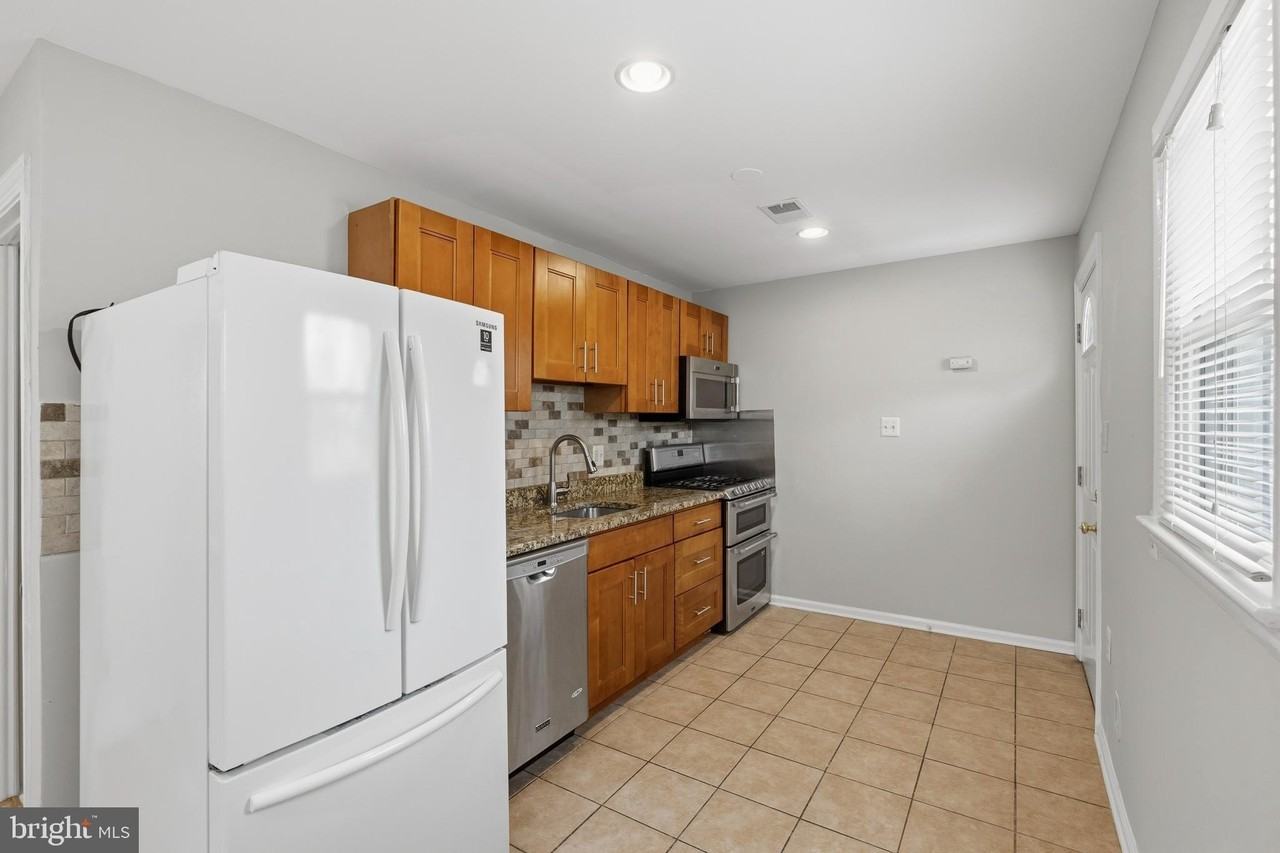9017 Rhode Island Ave - Photo 6 of 33