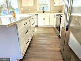 featured image of 1340 Queen Anne Dr