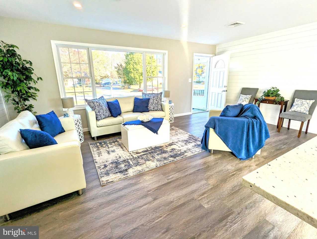 1340 Queen Anne Dr - Photo 5 of 27