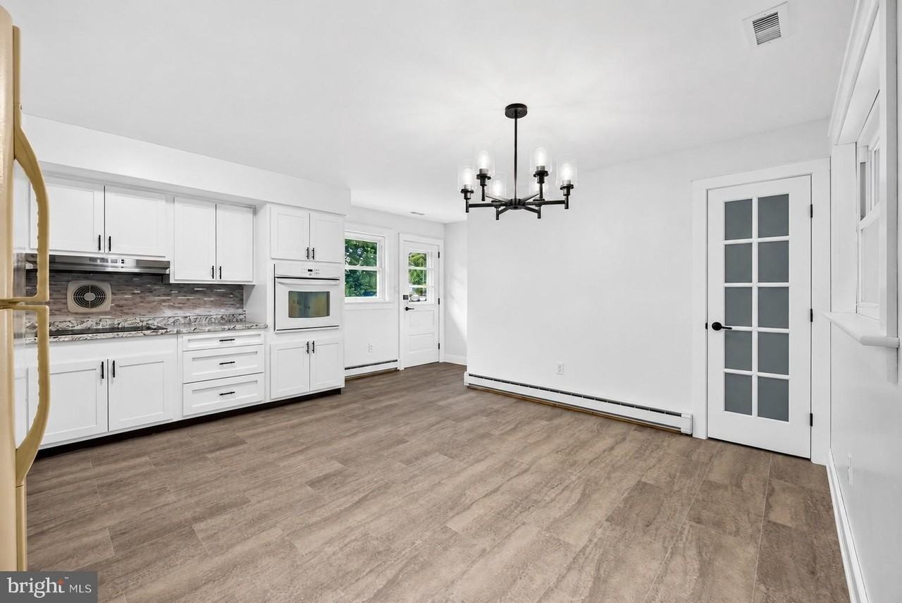 46 Browning Ave - Photo 4 of 27