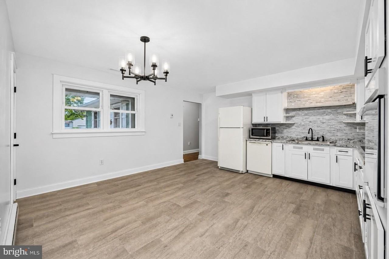 46 Browning Ave - Photo 5 of 27