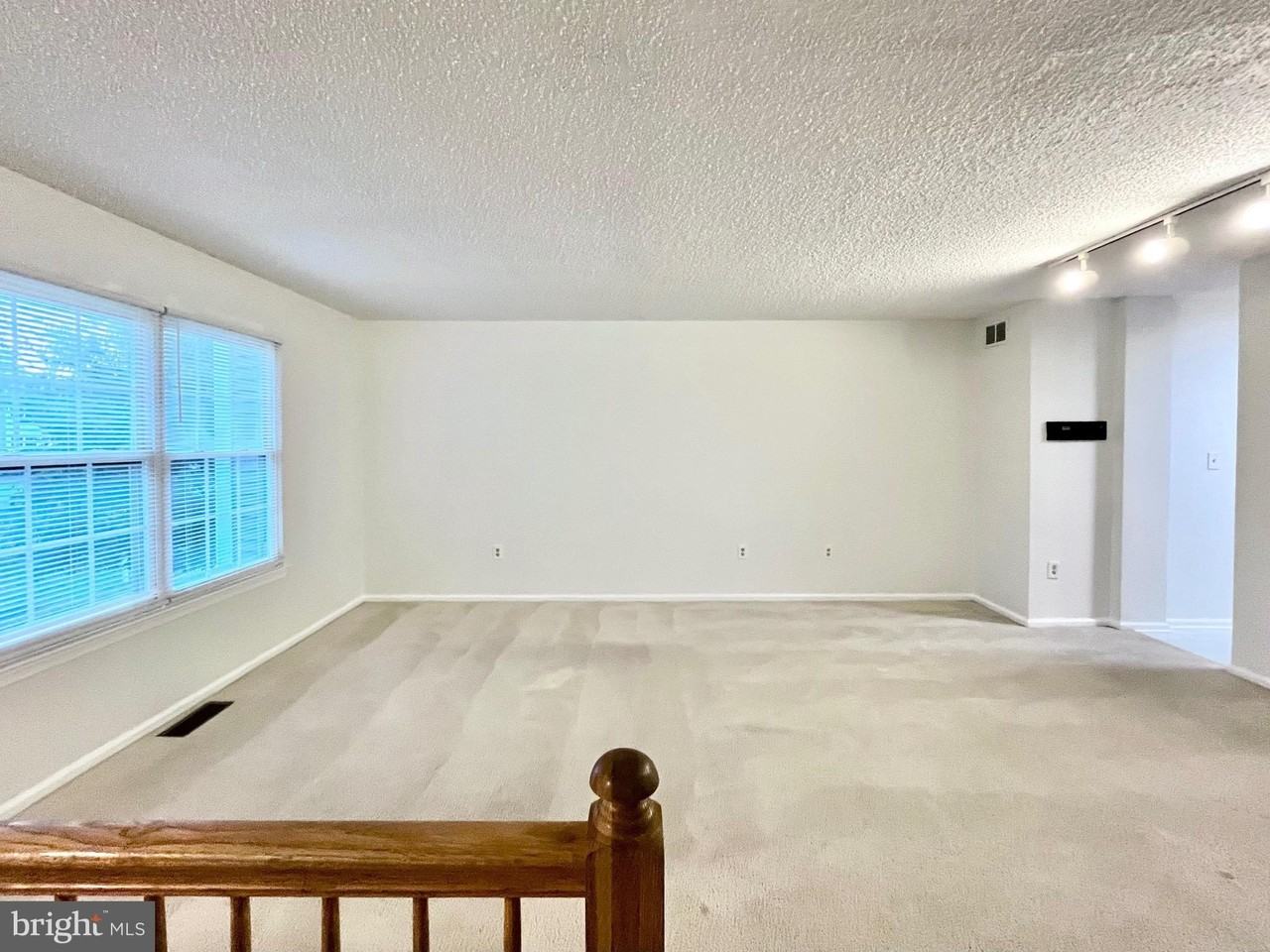 33 Ketley Pl - Photo 3 of 24