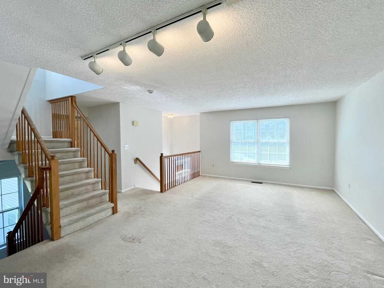33 Ketley Pl - Photo 6 of 24