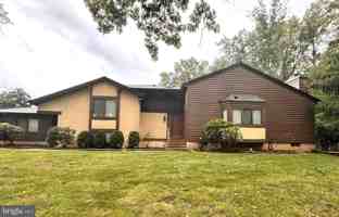 featured image of 173 Sayre Dr
