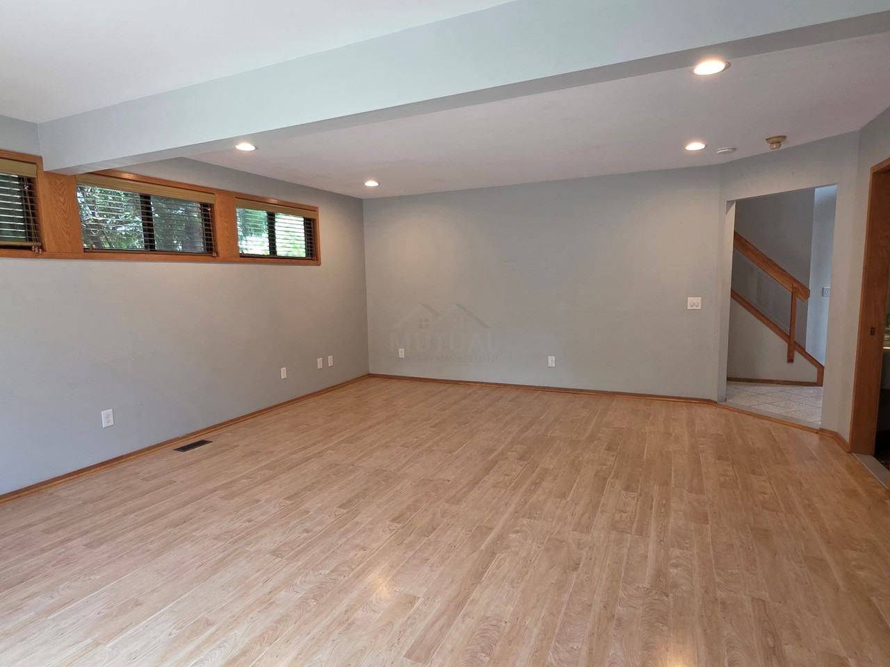 1039 Cobalt Ave - Photo 6 of 8
