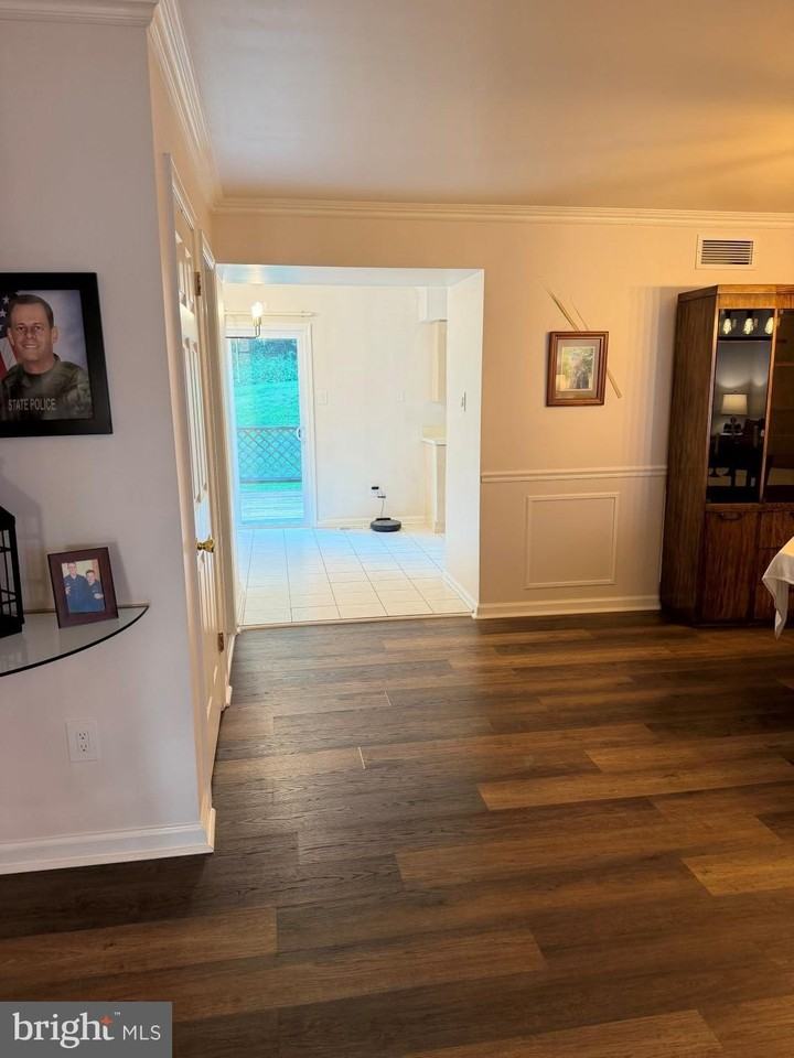 3728 Swetland Dr - Photo 5 of 45
