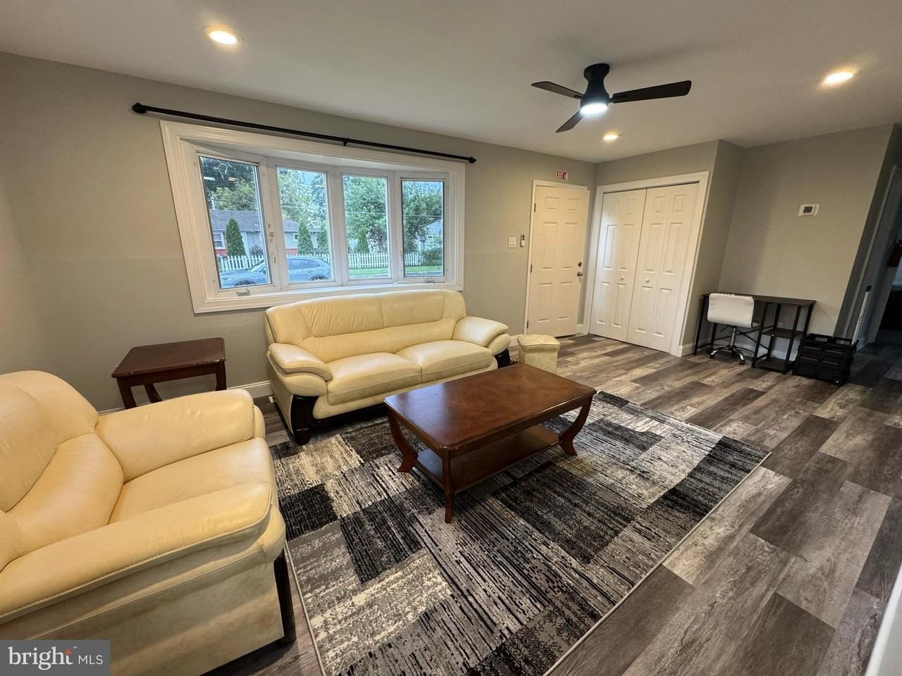 901 Spencer Dr - Photo 3 of 16