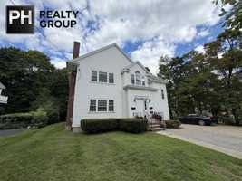 featured image of 18 Dunstan St #1