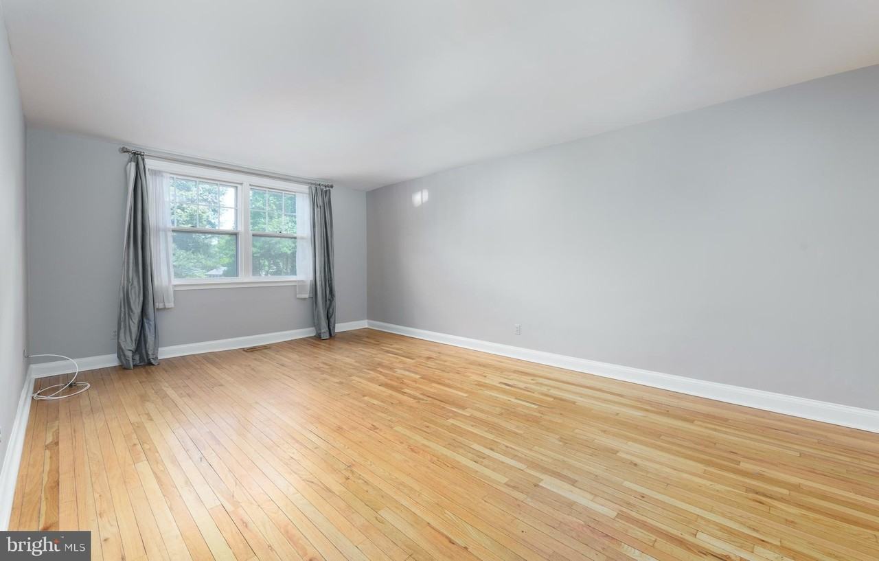 500 E Lancaster Ave #B124 - Photo 2 of 11