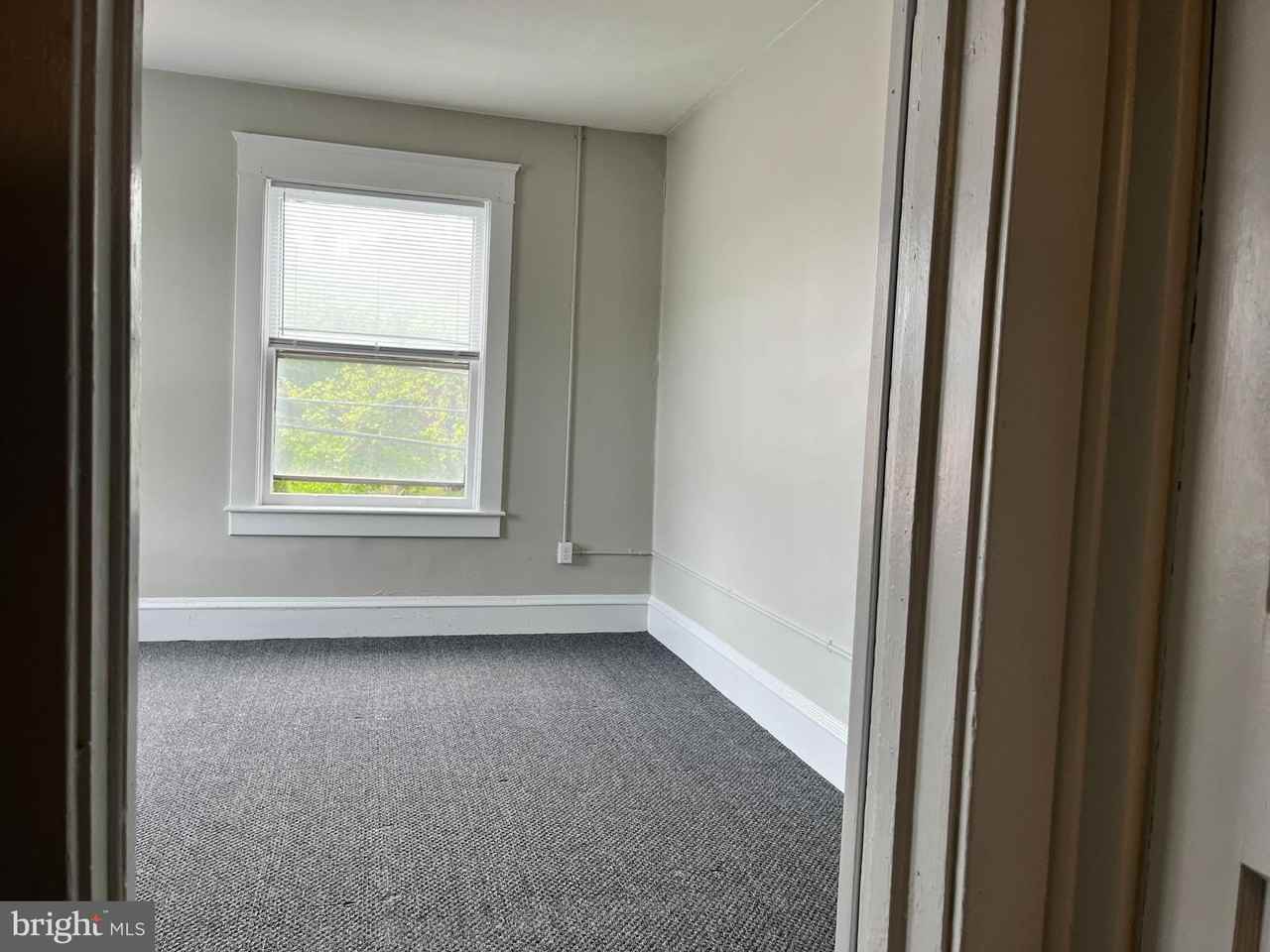 315 S 2nd St #2 - Photo 6 of 21
