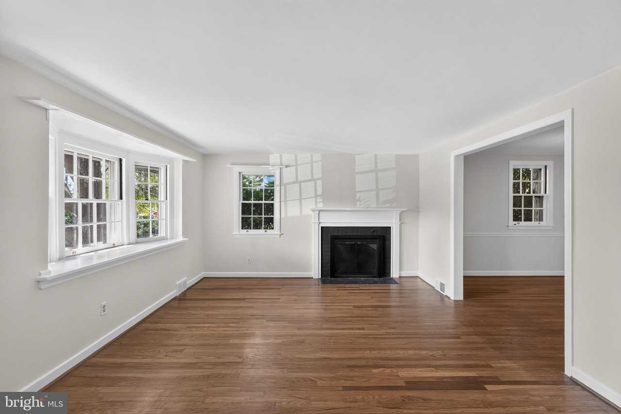 216 Huron Ave - Photo 3 of 22