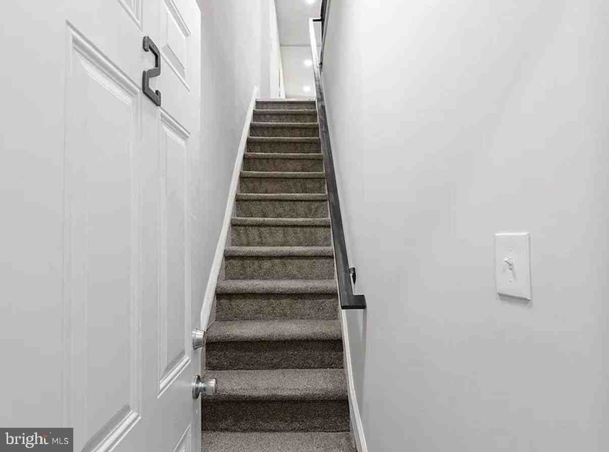 4334 Parrish St - Photo 2 of 8