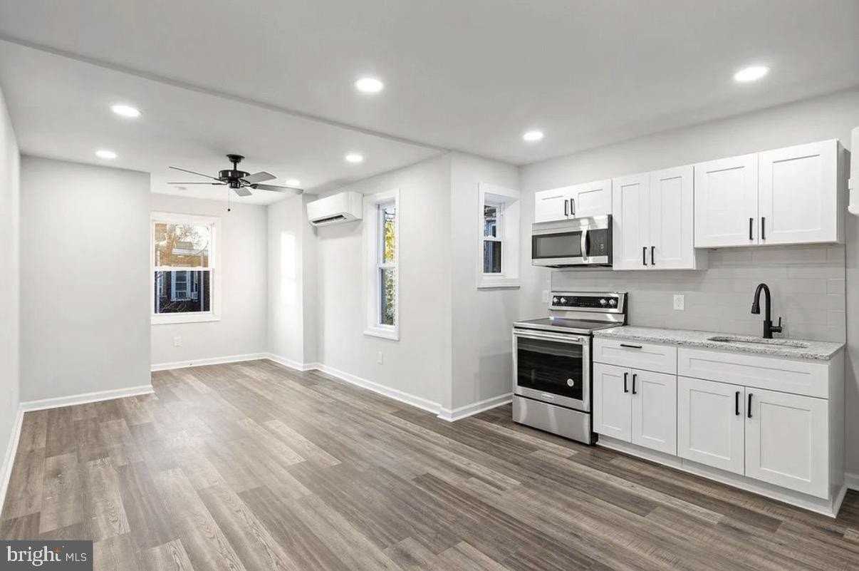 4334 Parrish St - Photo 3 of 8