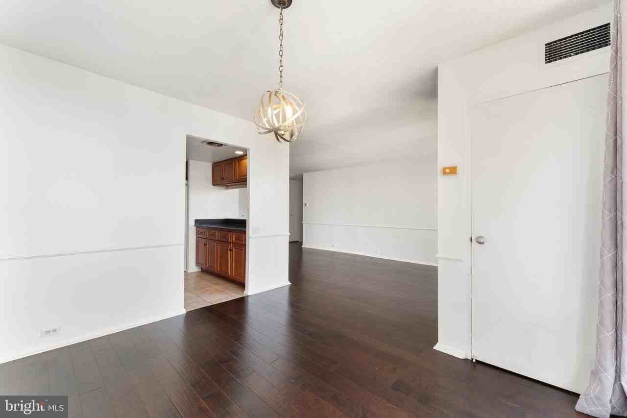 1326 Spruce St #1208 - Photo 5 of 16