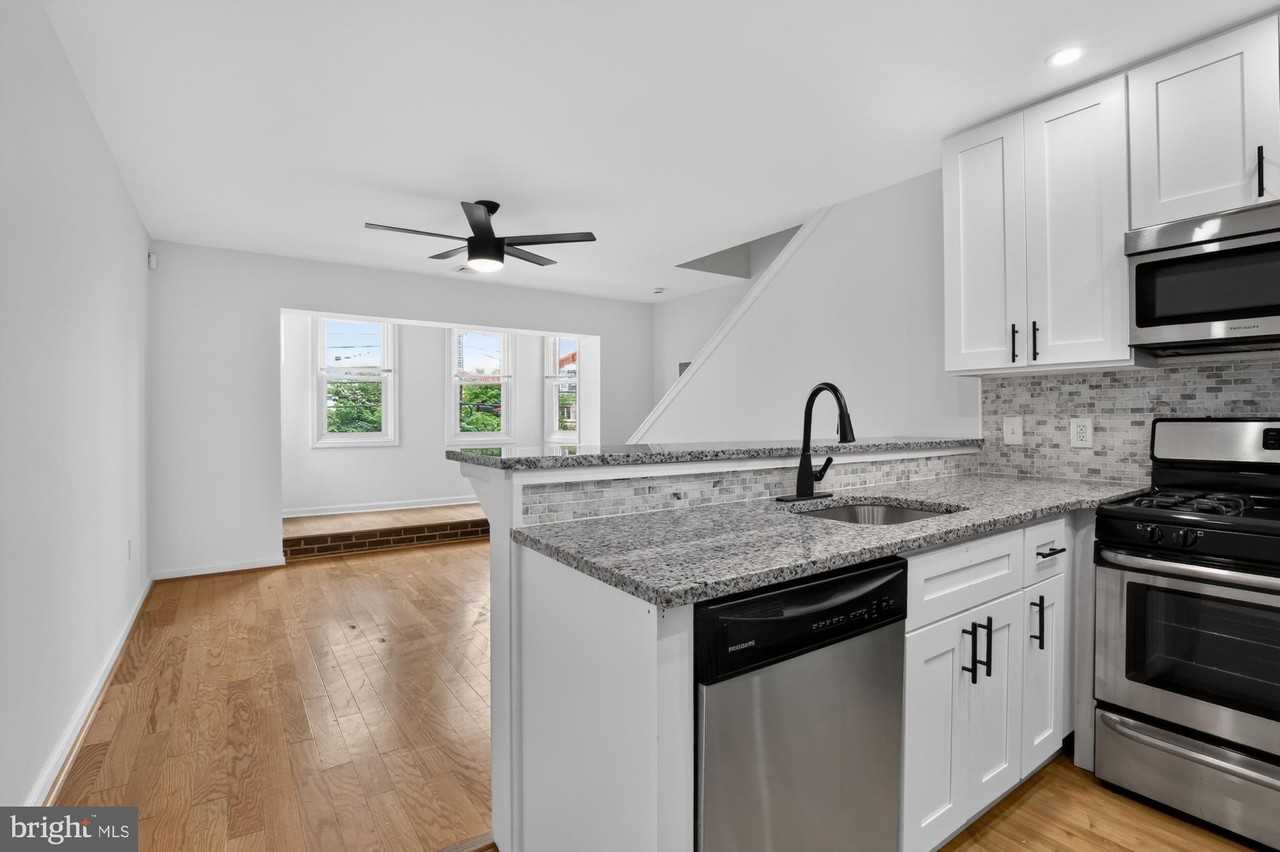 704 N 18th St #2 - Photo 2 of 27