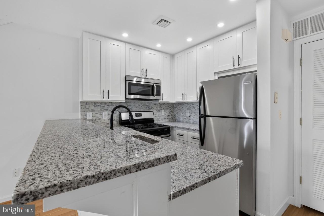 704 N 18th St #2 - Photo 5 of 27