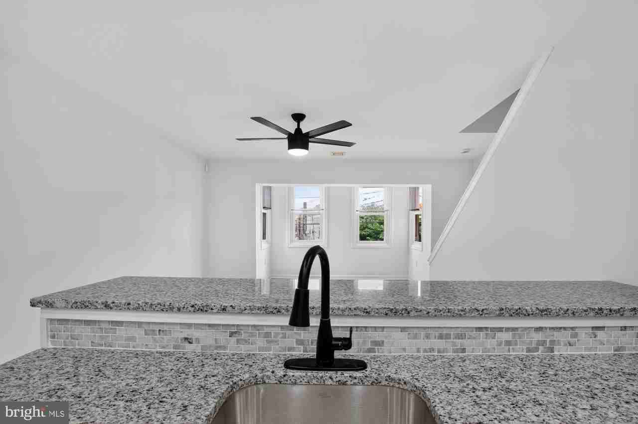 704 N 18th St #2 - Photo 6 of 27