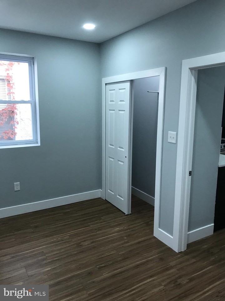 5141 Spruce St - Photo 2 of 4