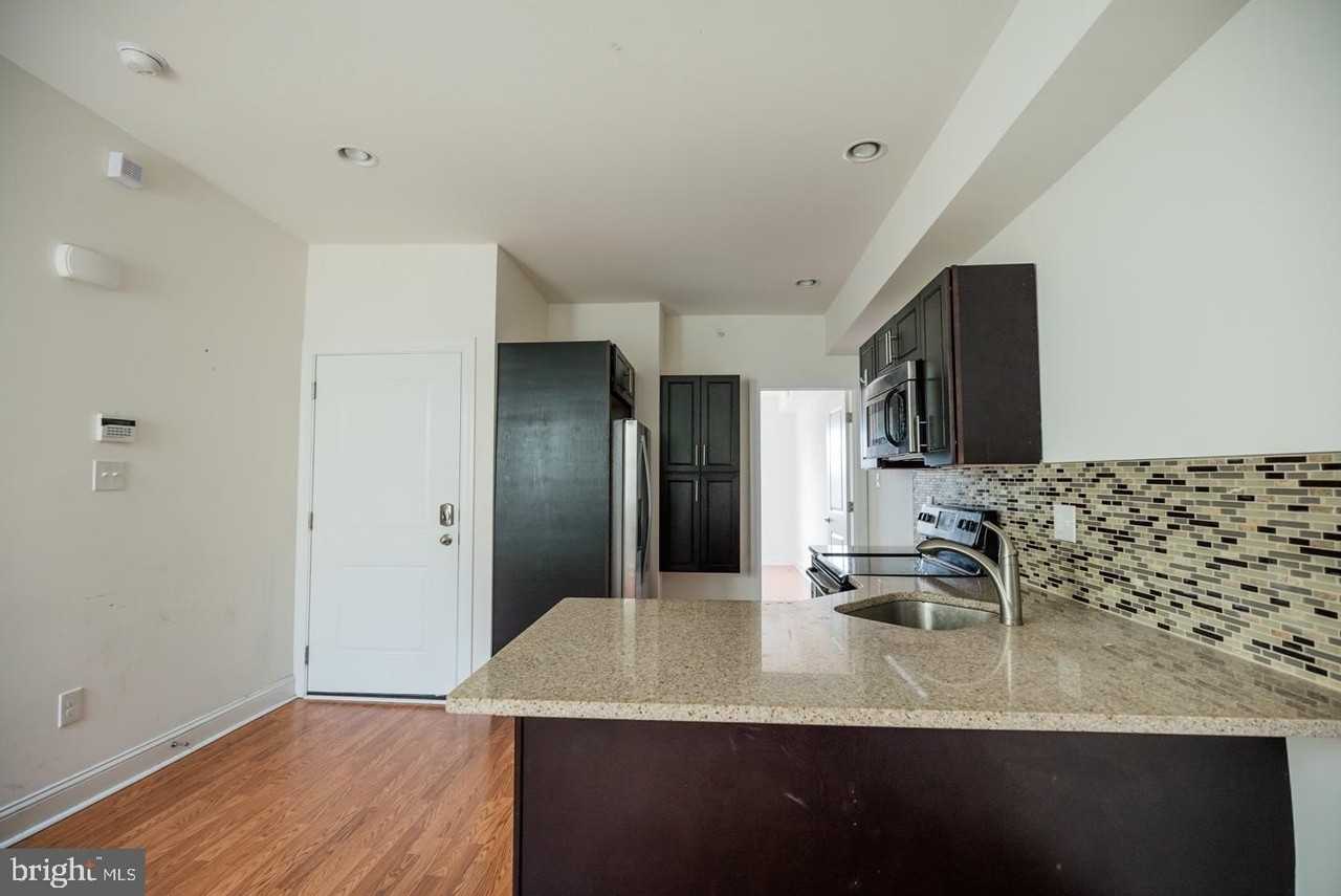 3432 Wallace St #C - Photo 3 of 9