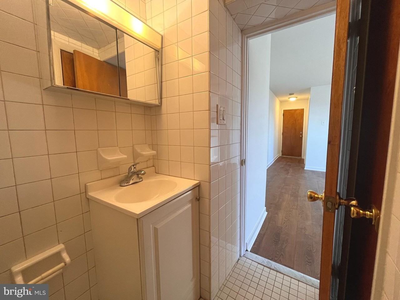 1100 Federal St #3R - Photo 4 of 13