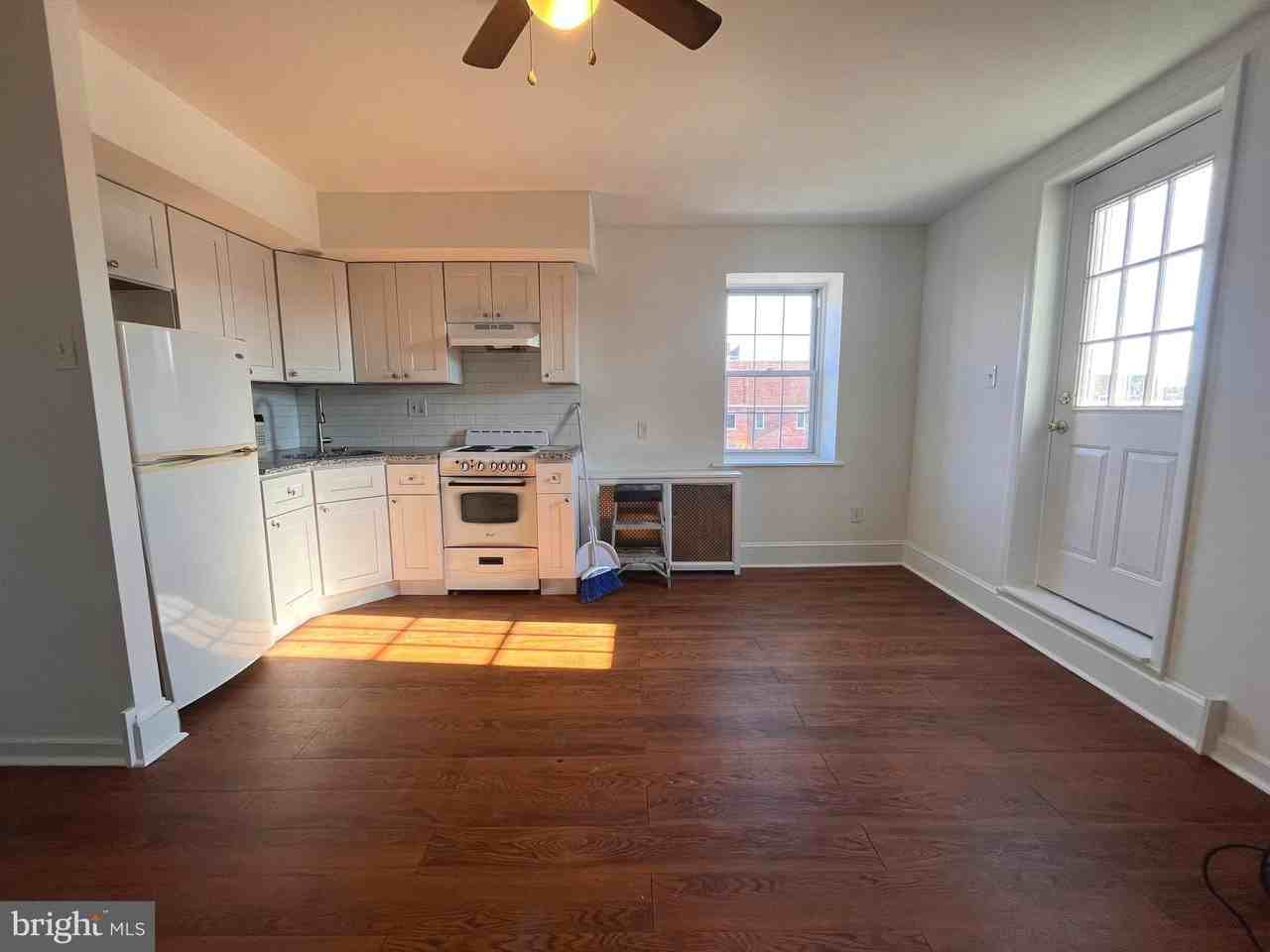 1100 Federal St #3R - Photo 5 of 13