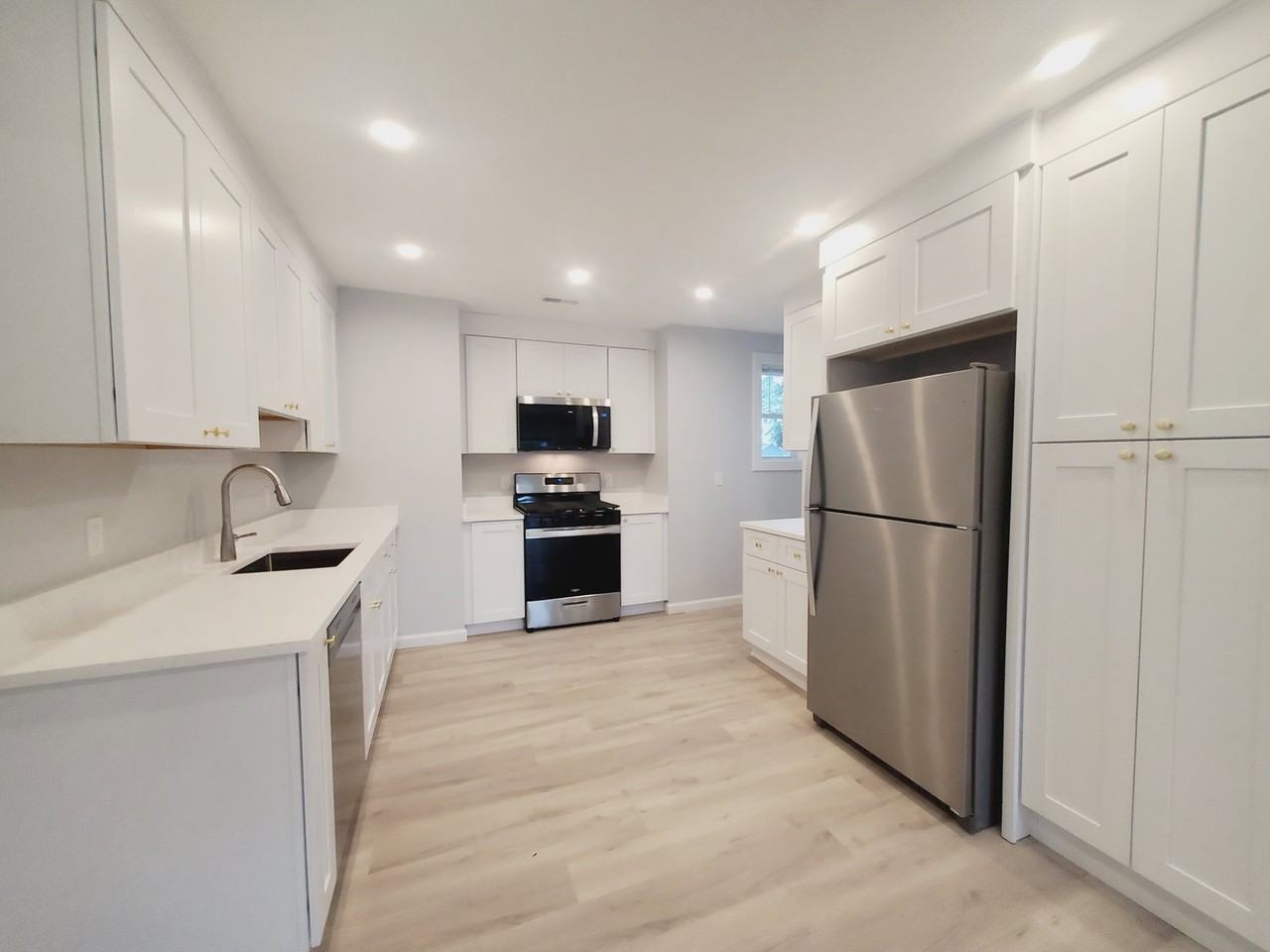 73 Willowbrook Ave #1 - Photo 2 of 8