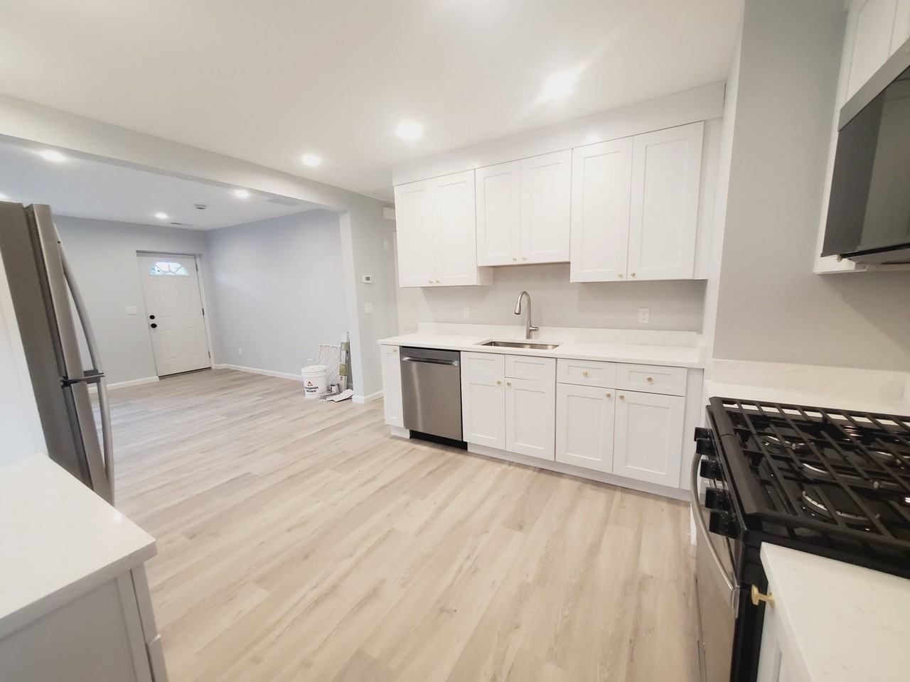 73 Willowbrook Ave #1 - Photo 3 of 8