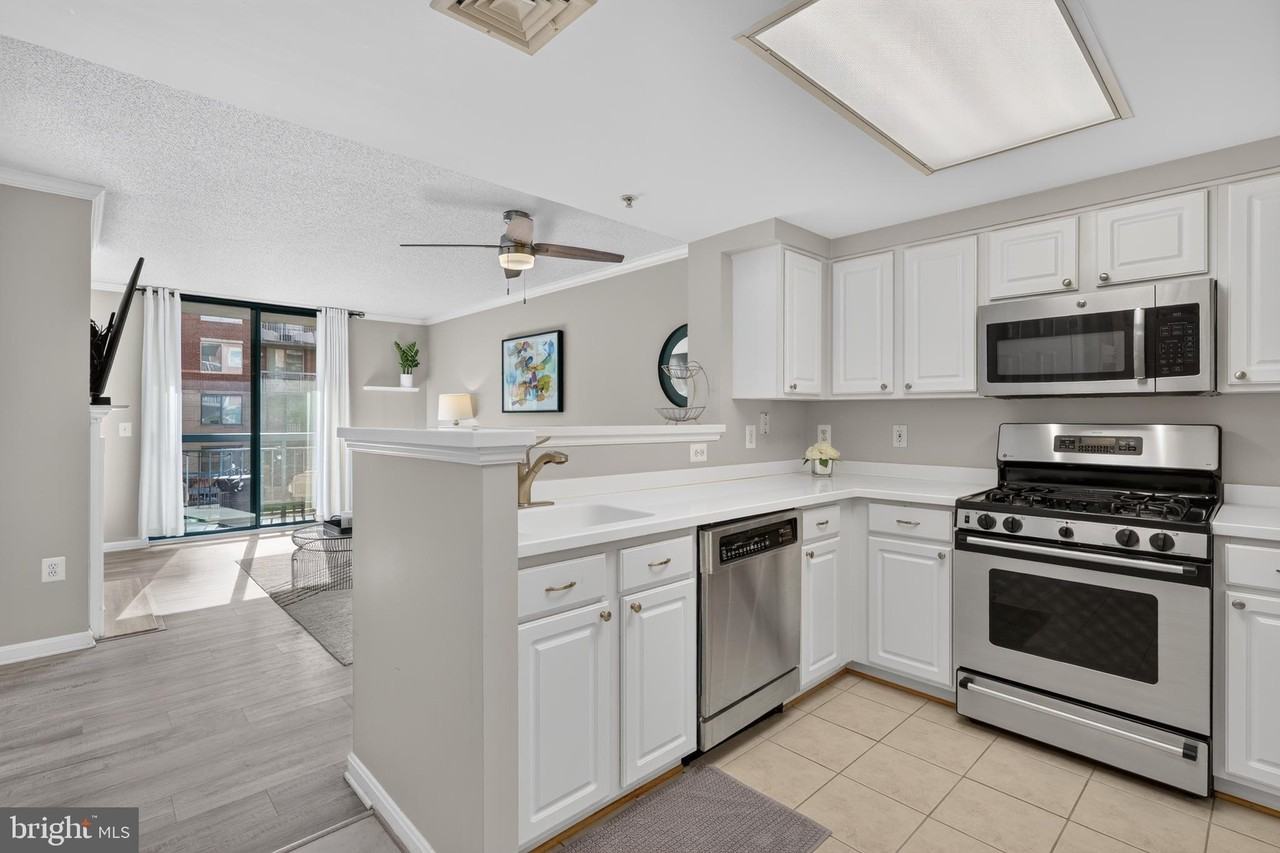 3830 9th St N #207W - Photo 5 of 45