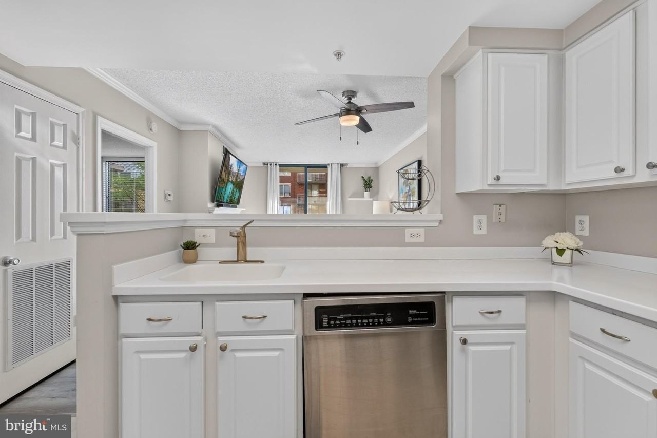 3830 9th St N #207W - Photo 6 of 45