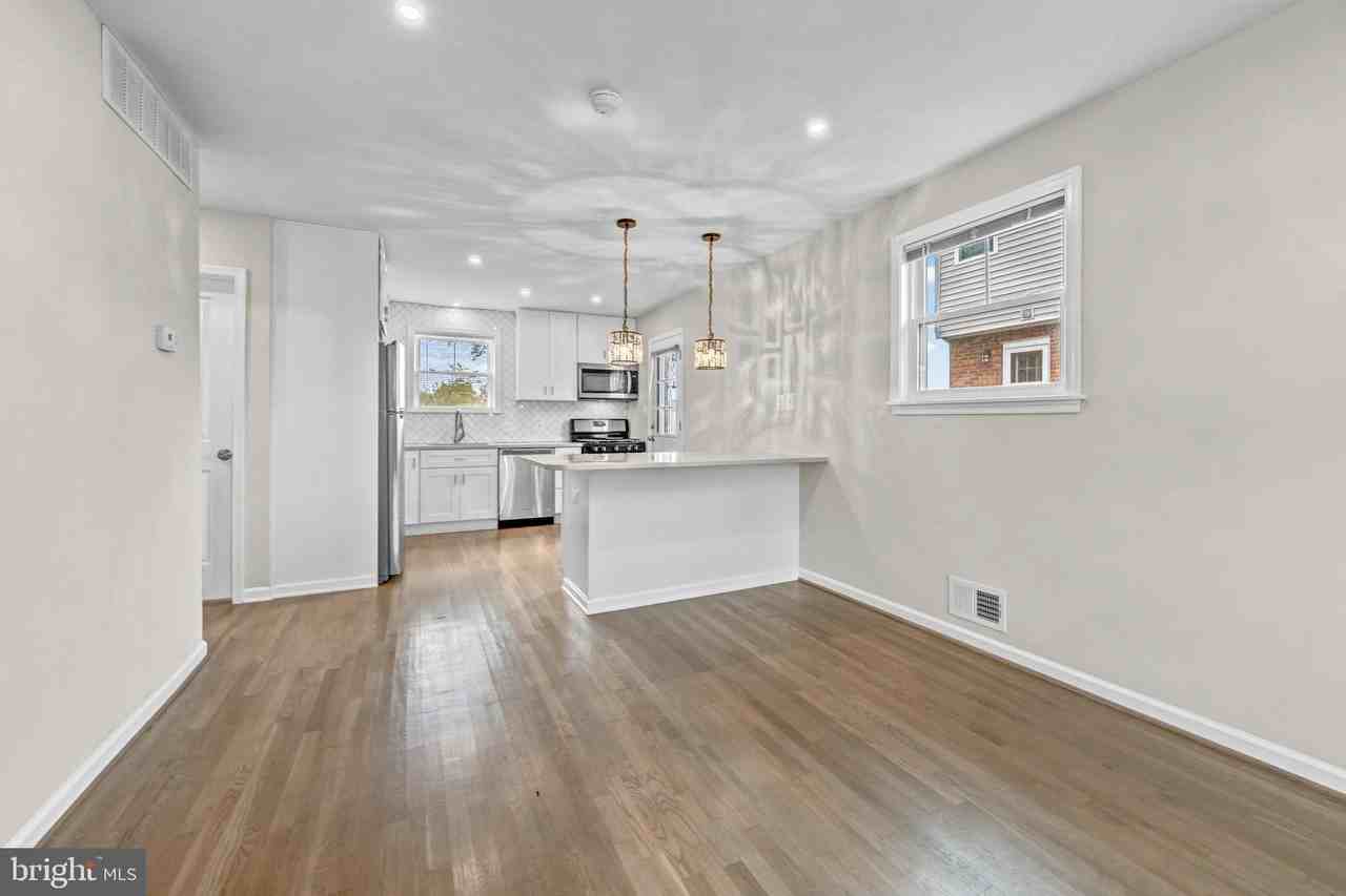 3930 Vermont Ave - Photo 4 of 33