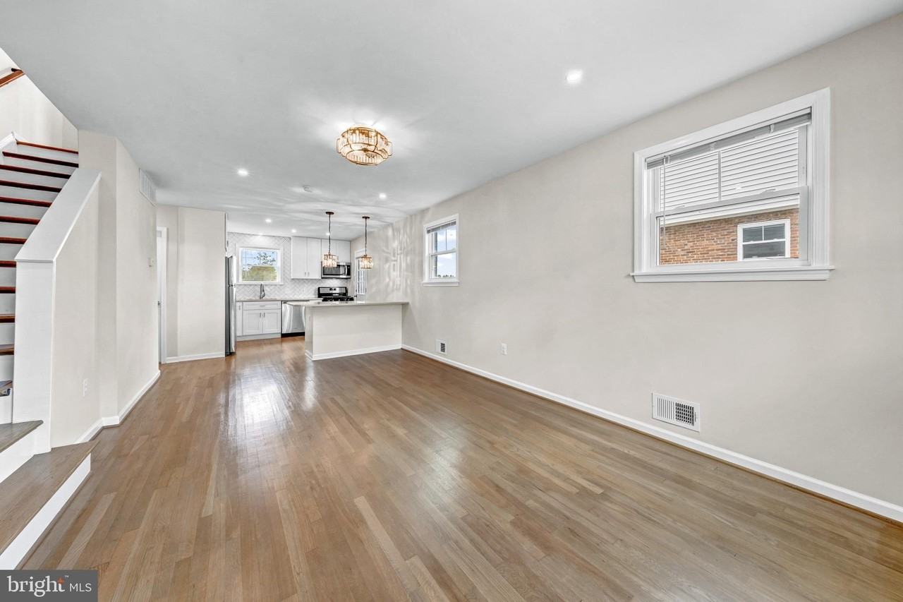 3930 Vermont Ave - Photo 5 of 33