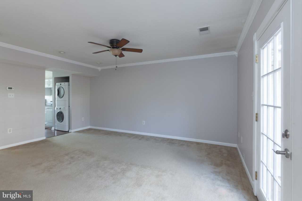 3 Kingsbridge Ct - Photo 3 of 18